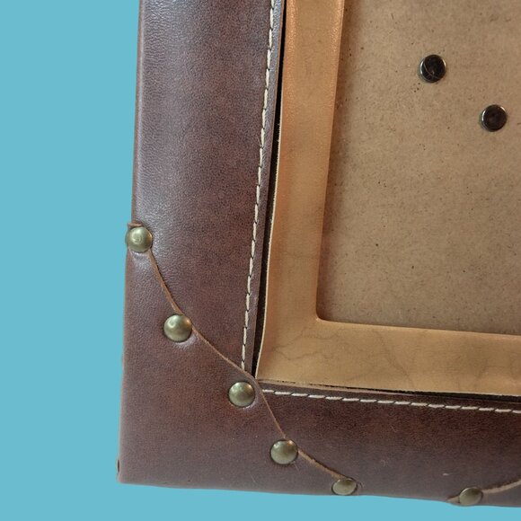 Leather Picture Frame Brass Studs Stand 4x6 Photo Western Lodge Desktop Table - Picture 3 of 8